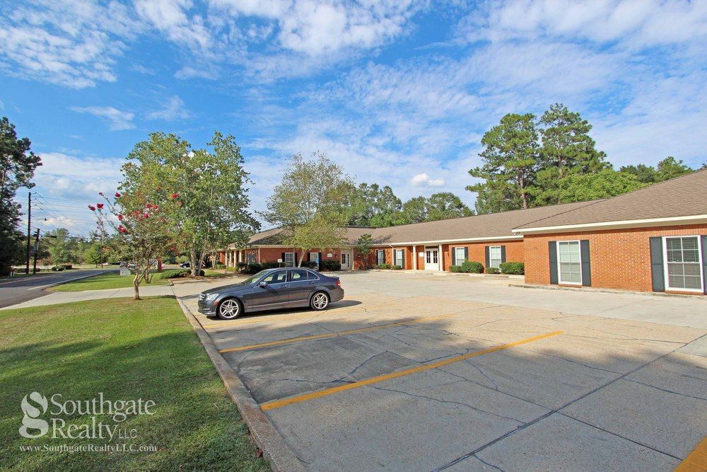 South 28th Ave. Office Building: 1700 S 28th Ave, Hattiesburg, MS 39402